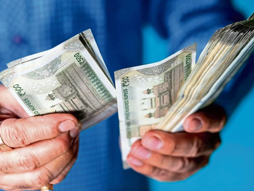 money_1787572161693_178757216198