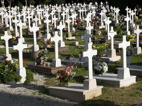 christian-cemetery_730X365